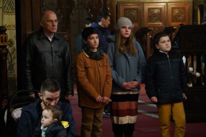 Liturghie şi filantropie la Catedrala Arhiepiscopală din Galaţi – fotografia 9