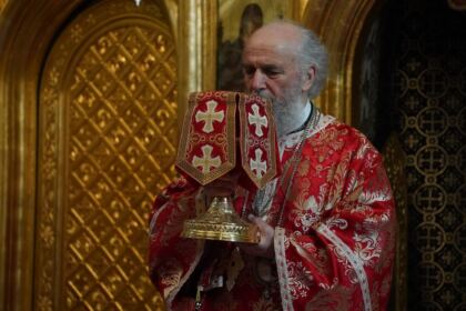 Liturghie şi filantropie la Catedrala Arhiepiscopală din Galaţi – fotografia 18