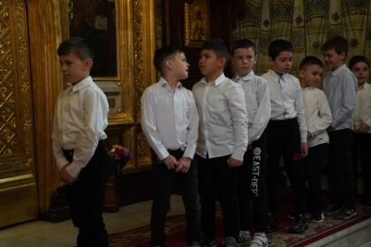 Liturghie şi filantropie la Catedrala Arhiepiscopală din Galaţi – fotografia 22