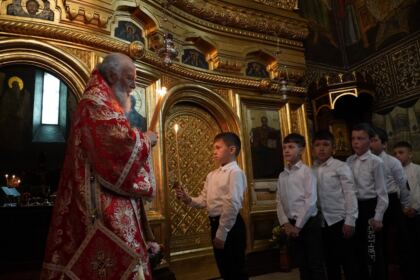 Liturghie şi filantropie la Catedrala Arhiepiscopală din Galaţi – fotografia 23