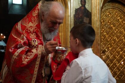 Liturghie şi filantropie la Catedrala Arhiepiscopală din Galaţi – fotografia 25