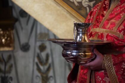 Liturghie şi filantropie la Catedrala Arhiepiscopală din Galaţi – fotografia 29
