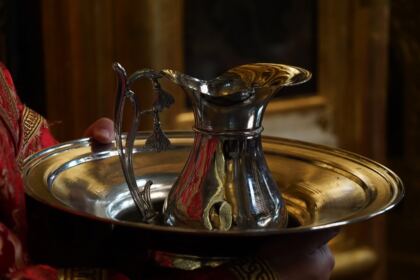 Liturghie şi filantropie la Catedrala Arhiepiscopală din Galaţi – fotografia 31
