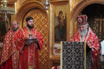 Liturghie şi filantropie la Catedrala Arhiepiscopală din Galaţi – fotografia 37