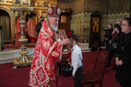 Liturghie şi filantropie la Catedrala Arhiepiscopală din Galaţi – fotografia 45