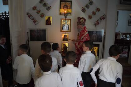 Liturghie şi filantropie la Catedrala Arhiepiscopală din Galaţi – fotografia 60