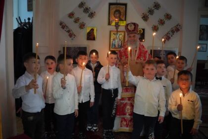 Liturghie şi filantropie la Catedrala Arhiepiscopală din Galaţi – fotografia 61