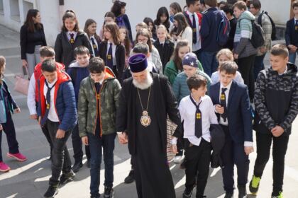 40 de elevi seminarişti au vizitat Centrul Eparhial din Galaţi – fotografia 8
