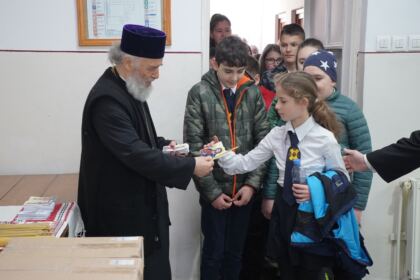 40 de elevi seminarişti au vizitat Centrul Eparhial din Galaţi – fotografia 9