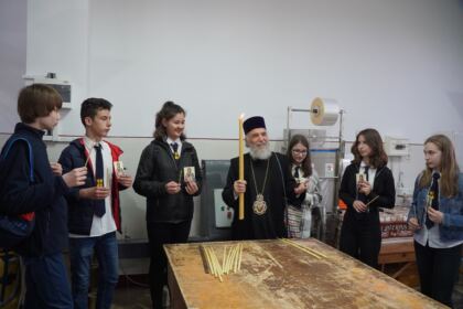 40 de elevi seminarişti au vizitat Centrul Eparhial din Galaţi – fotografia 13