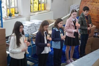 40 de elevi seminarişti au vizitat Centrul Eparhial din Galaţi – fotografia 20