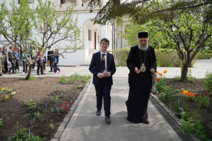 40 de elevi seminarişti au vizitat Centrul Eparhial din Galaţi – fotografia 30