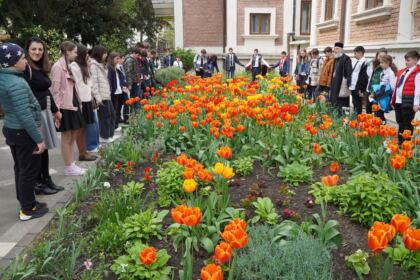 40 de elevi seminarişti au vizitat Centrul Eparhial din Galaţi – fotografia 33