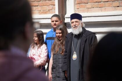 Grupuri de elevi şi studenţi au vizitat Centrul Eparhial – fotografia 24