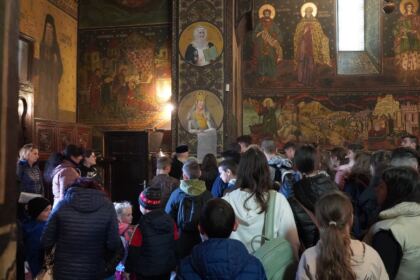 Grupuri de elevi şi studenţi au vizitat Centrul Eparhial – fotografia 34