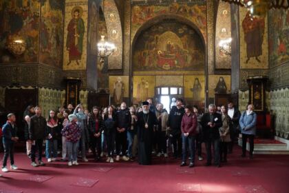 Grupuri de elevi şi studenţi au vizitat Centrul Eparhial – fotografia 36