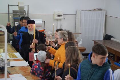 Grupuri de elevi şi studenţi au vizitat Centrul Eparhial – fotografia 48