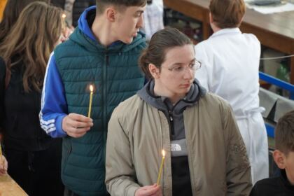 Grupuri de elevi şi studenţi au vizitat Centrul Eparhial – fotografia 50