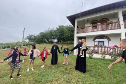 Activităţi educativ-recreative pentru 125 de copii în Parohia Brătuleşti – fotografia 1