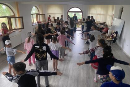 Activităţi educativ-recreative pentru 125 de copii în Parohia Brătuleşti – fotografia 3