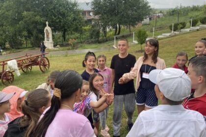 Activităţi educativ-recreative pentru 125 de copii în Parohia Brătuleşti – fotografia 20