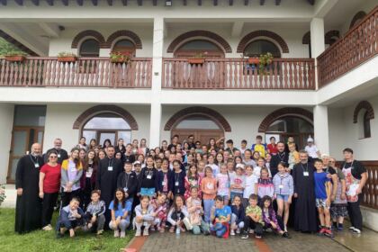 Activităţi educativ-recreative pentru 125 de copii în Parohia Brătuleşti – fotografia 31