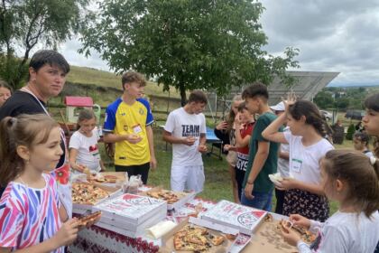 Activităţi educativ-recreative pentru 125 de copii în Parohia Brătuleşti – fotografia 40