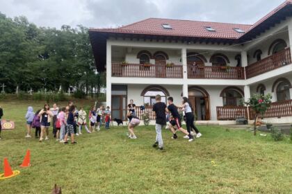 Activităţi educativ-recreative pentru 125 de copii în Parohia Brătuleşti – fotografia 58