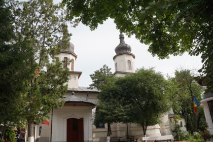 Proiect educaţional şi social pentru copii la Parohia „Sfinţii Trei Ierarhi“ din Galaţi – fotografia 1