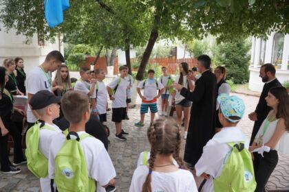 Proiect educaţional şi social pentru copii la Parohia „Sfinţii Trei Ierarhi“ din Galaţi – fotografia 4