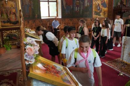Proiect educaţional şi social pentru copii la Parohia „Sfinţii Trei Ierarhi“ din Galaţi – fotografia 6