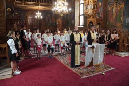 Proiect educaţional şi social pentru copii la Parohia „Sfinţii Trei Ierarhi“ din Galaţi – fotografia 8