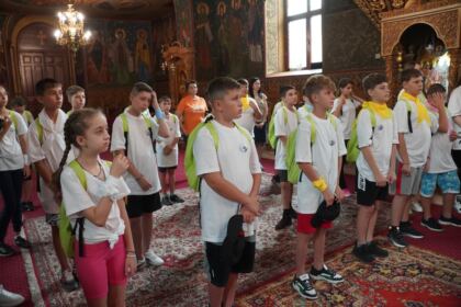 Proiect educaţional şi social pentru copii la Parohia „Sfinţii Trei Ierarhi“ din Galaţi – fotografia 9