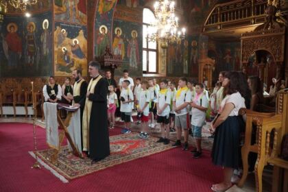 Proiect educaţional şi social pentru copii la Parohia „Sfinţii Trei Ierarhi“ din Galaţi – fotografia 11