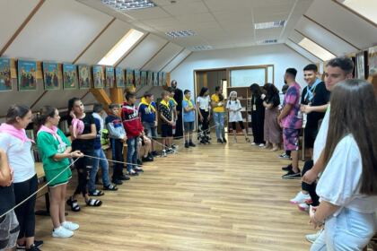 Proiect educaţional şi social pentru copii la Parohia „Sfinţii Trei Ierarhi“ din Galaţi – fotografia 32