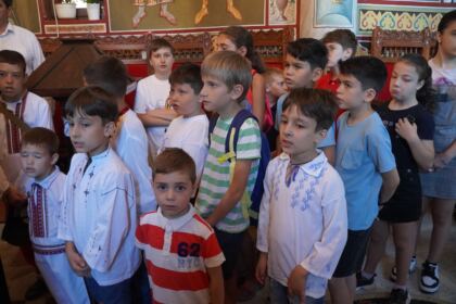 Zi de mare bucurie pentru 100 de copii la Galaţi – fotografia 10