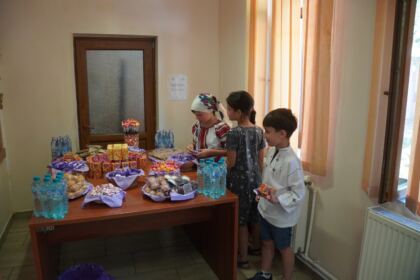 Zi de mare bucurie pentru 100 de copii la Galaţi – fotografia 22