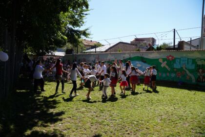 Zi de mare bucurie pentru 100 de copii la Galaţi – fotografia 45