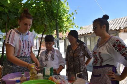 Zile de vară cu activităţi tradiţionale pentru 20 de copii din localitatea Movila Miresii – fotografia 1
