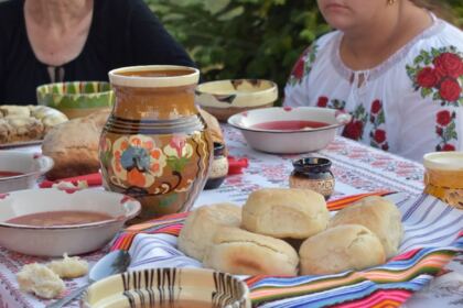 Zile de vară cu activităţi tradiţionale pentru 20 de copii din localitatea Movila Miresii – fotografia 15