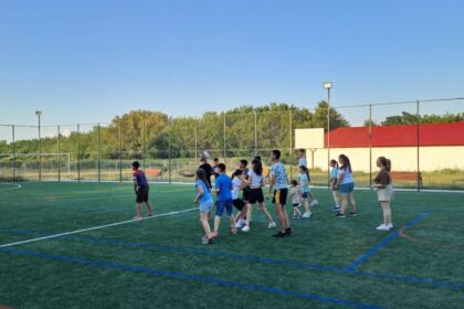 Zile de vară cu activităţi tradiţionale pentru 20 de copii din localitatea Movila Miresii – fotografia 19
