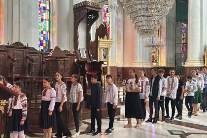 Zile de vară cu activităţi tradiţionale pentru 20 de copii din localitatea Movila Miresii – fotografia 22