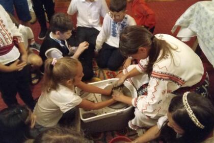 În Arhiepiscopia Dunării de Jos continuă programul de vară pentru copii – fotografia 23