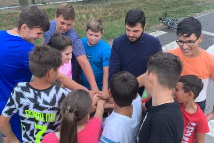 Activităţi recreative şi educative pentru copiii din mica localitate Esna, judeţul Brăila – fotografia 4