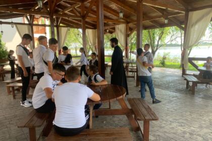 Activităţi recreative şi educative pentru copiii din mica localitate Esna, judeţul Brăila – fotografia 23