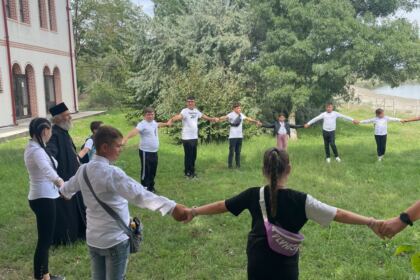 Activităţi recreative şi educative pentru copiii din mica localitate Esna, judeţul Brăila – fotografia 32