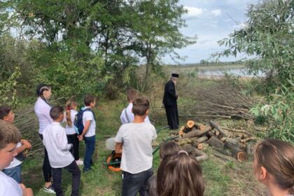 Activităţi recreative şi educative pentru copiii din mica localitate Esna, judeţul Brăila – fotografia 43