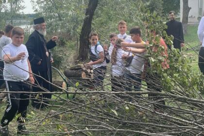 Activităţi recreative şi educative pentru copiii din mica localitate Esna, judeţul Brăila – fotografia 45