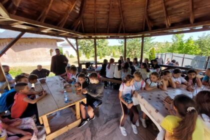 Proiect educaţional şi recreativ în Parohia „Sf. Împăraţi“ din Tecuci – fotografia 20