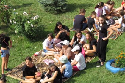 Zi de mare bucurie pentru 160 de copii din judeţul Galaţi – fotografia 15